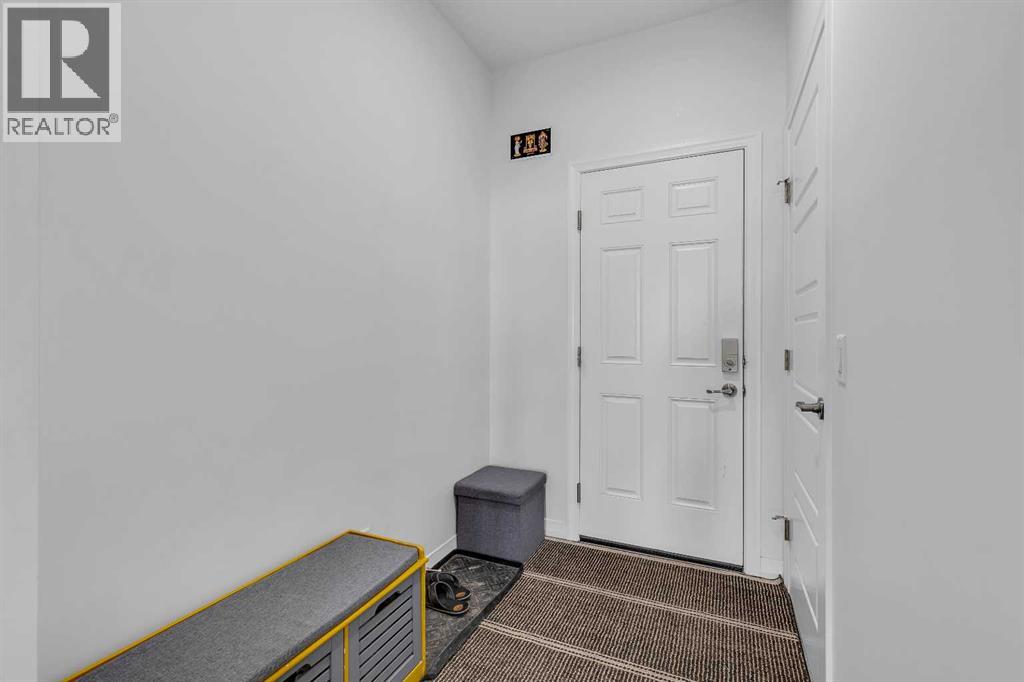 176 Howse Crescent NE - 12