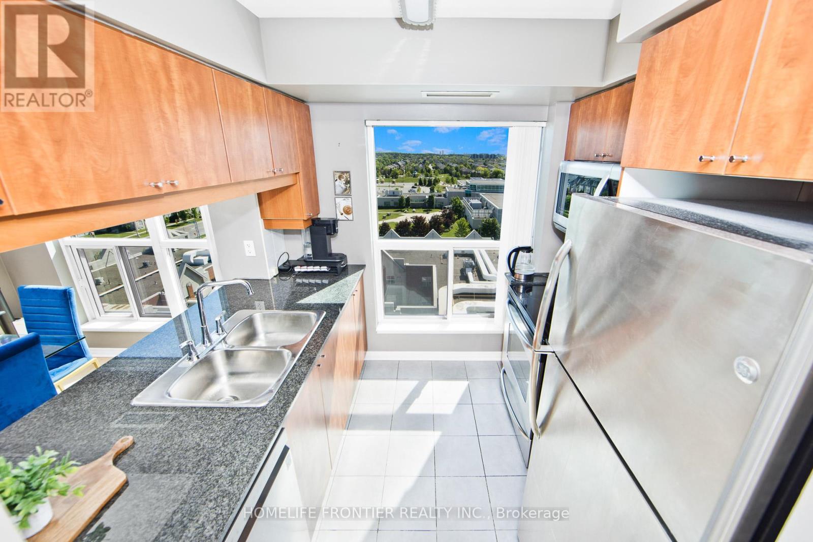 #1117 185 ONEIDA CRESCENT - 9