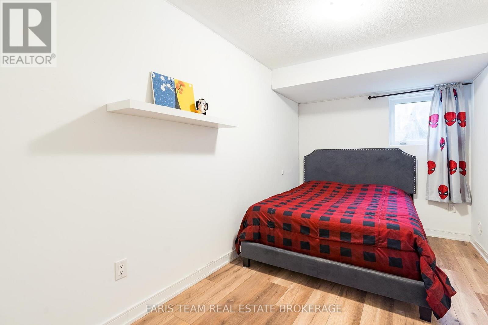 39 APPLETREE LANE - 23