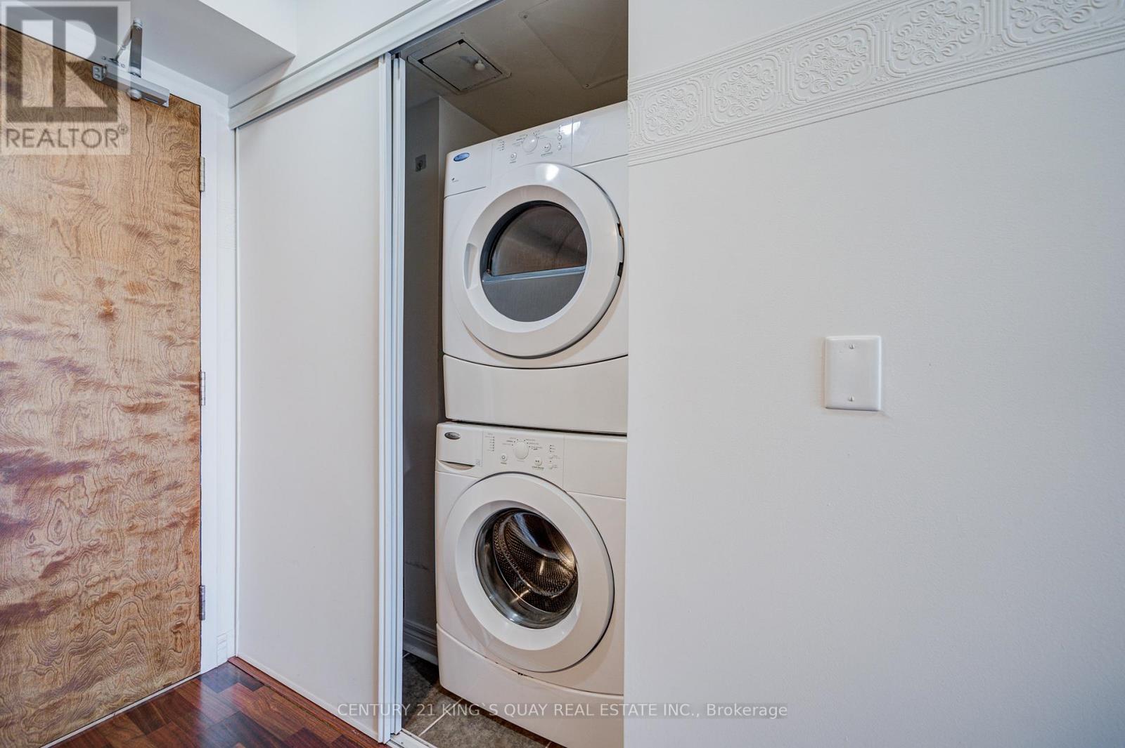 #227 60 FAIRFAX CRESCENT - 19
