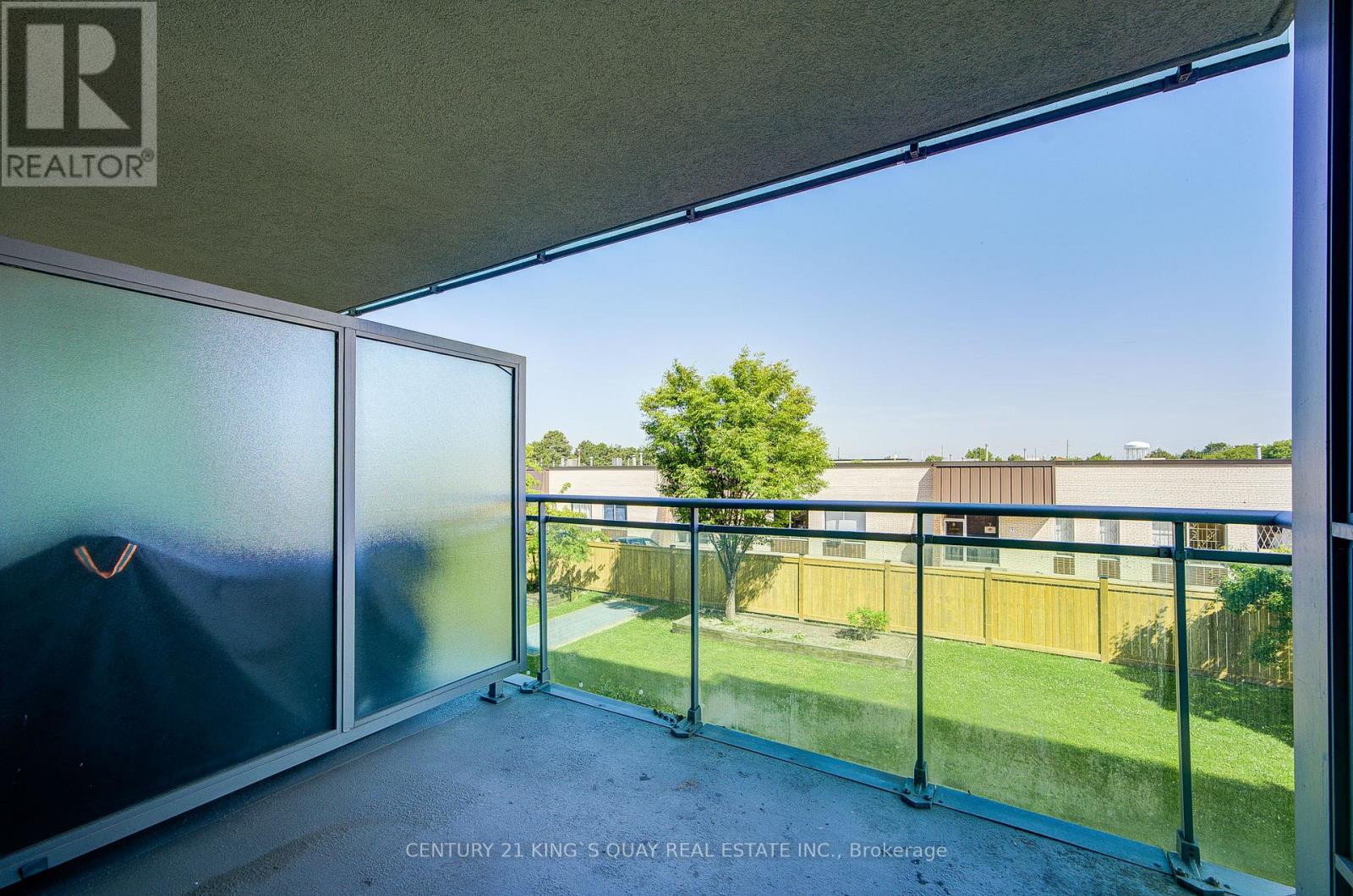 #227 60 FAIRFAX CRESCENT - 20