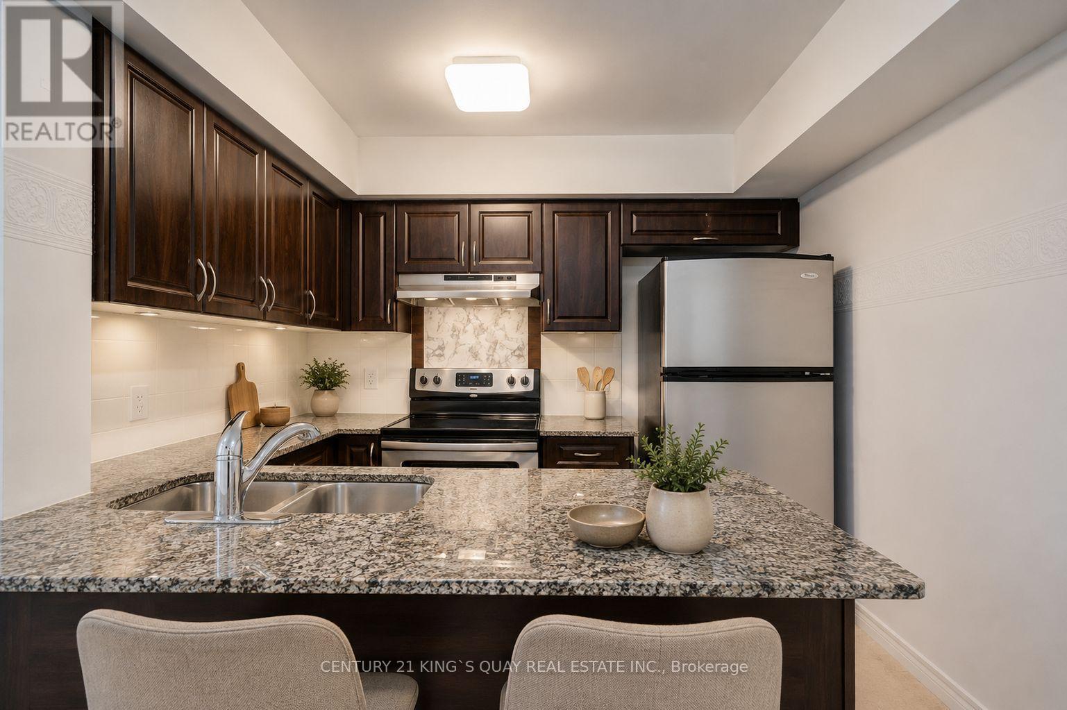 #227 60 FAIRFAX CRESCENT - 8