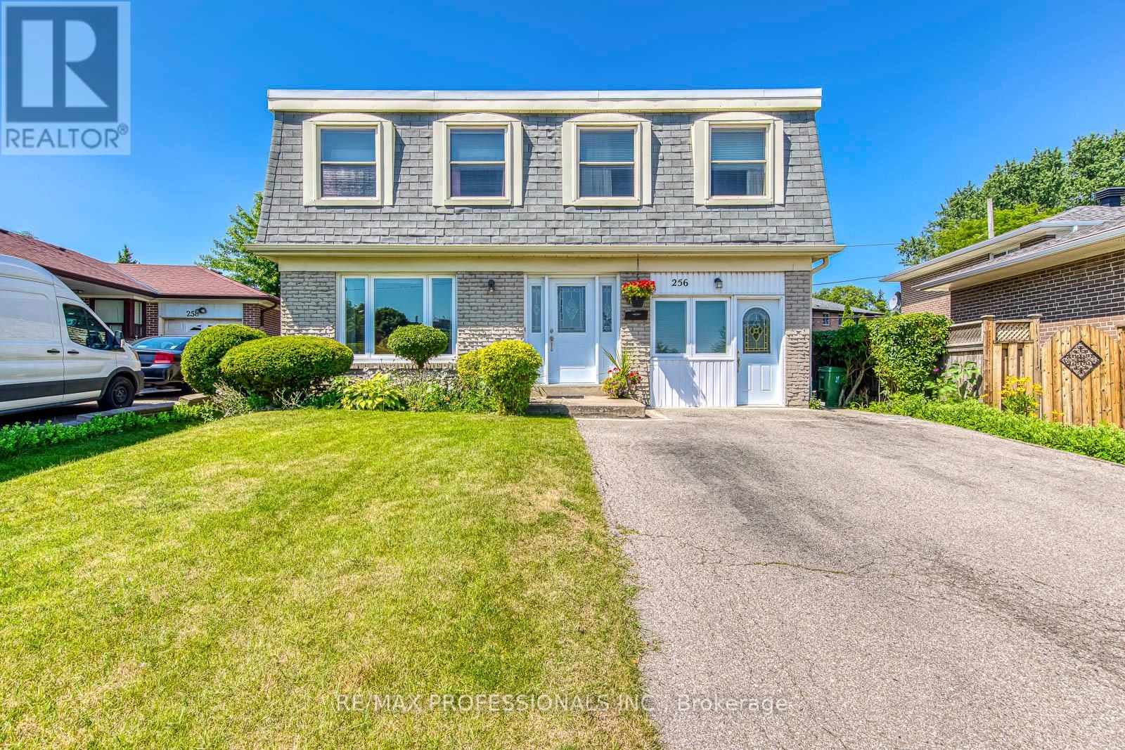 256 WELLESWORTH DRIVE - 1