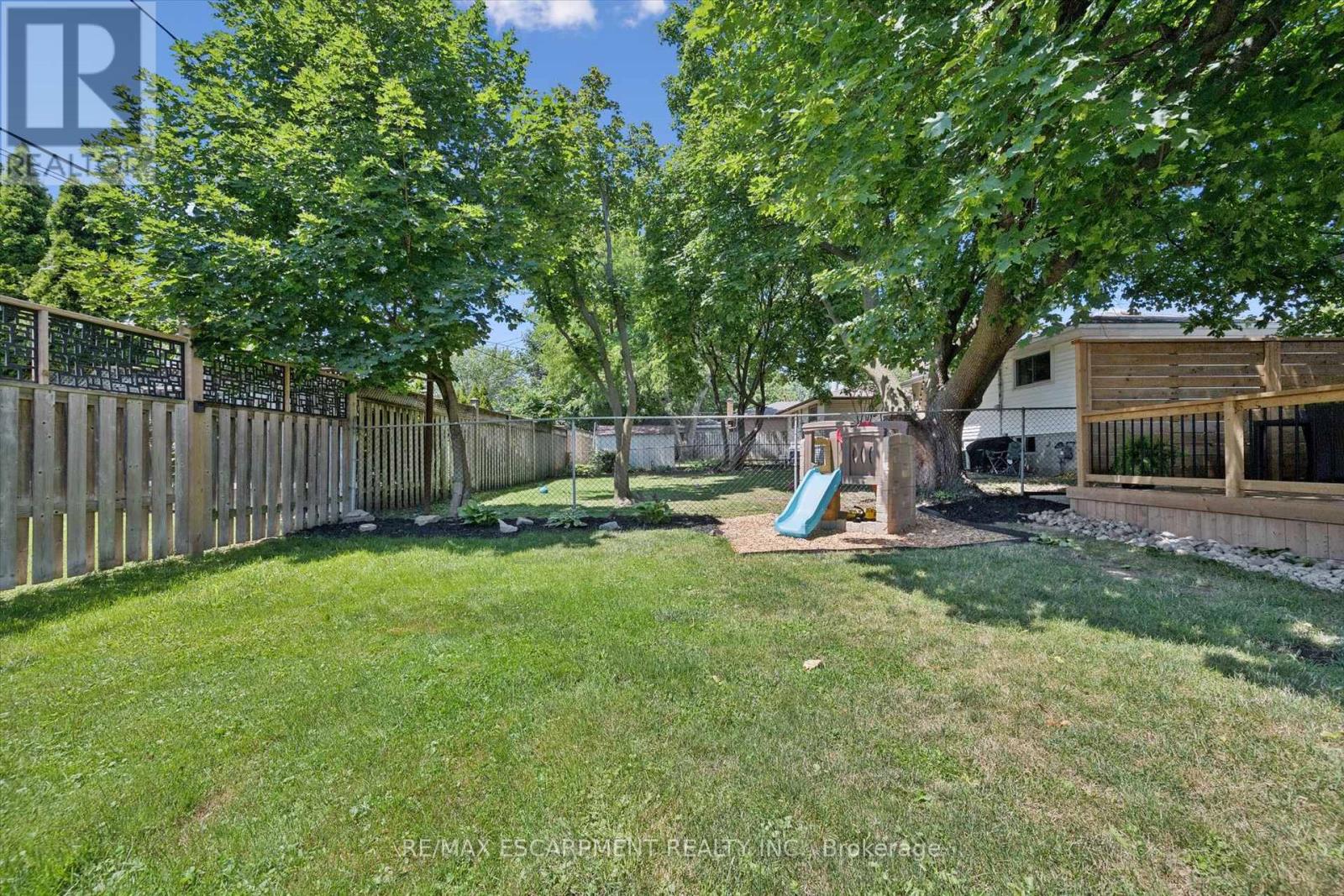 1298 ROSEMARY CRESCENT - Image 33