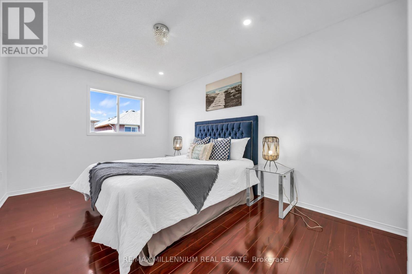 36 ALLANGROVE DRIVE - 24