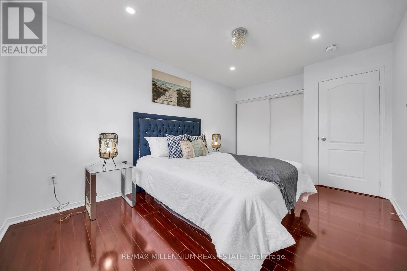 36 ALLANGROVE DRIVE - 25