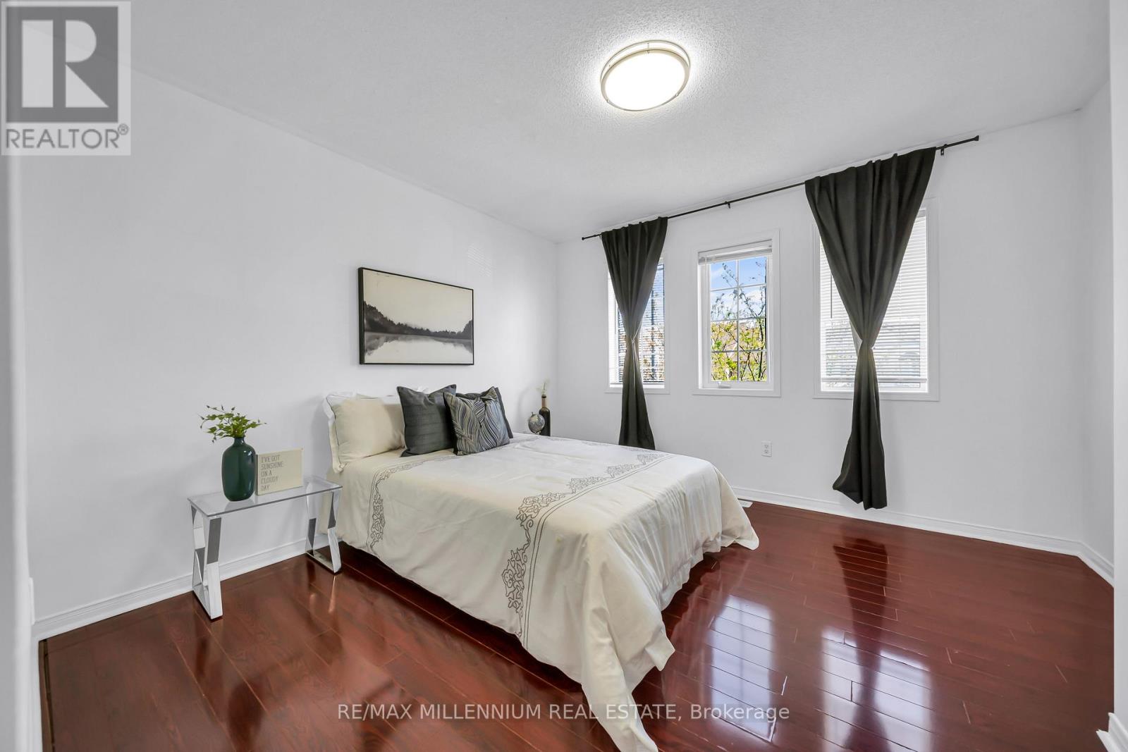 36 ALLANGROVE DRIVE - 34