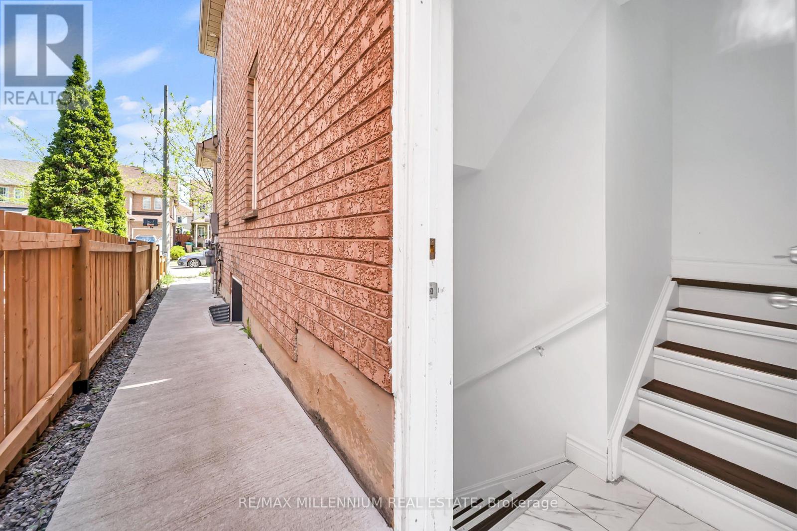 36 ALLANGROVE DRIVE - 37