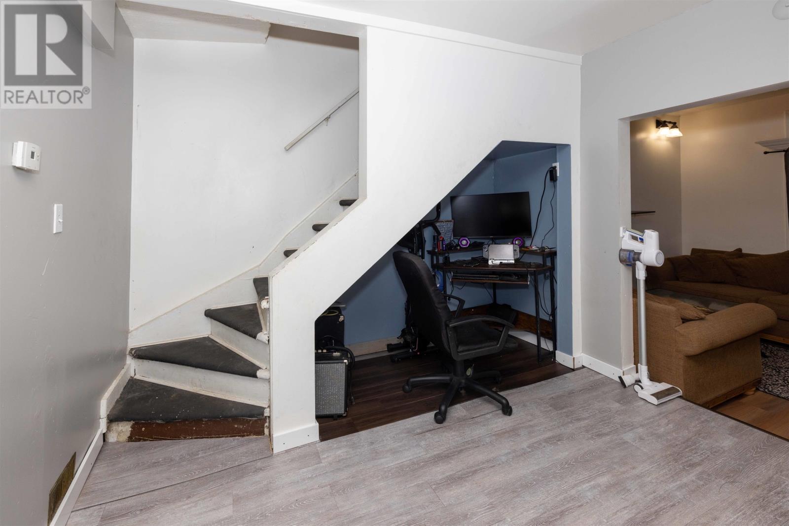 607 WILEY ST - 9