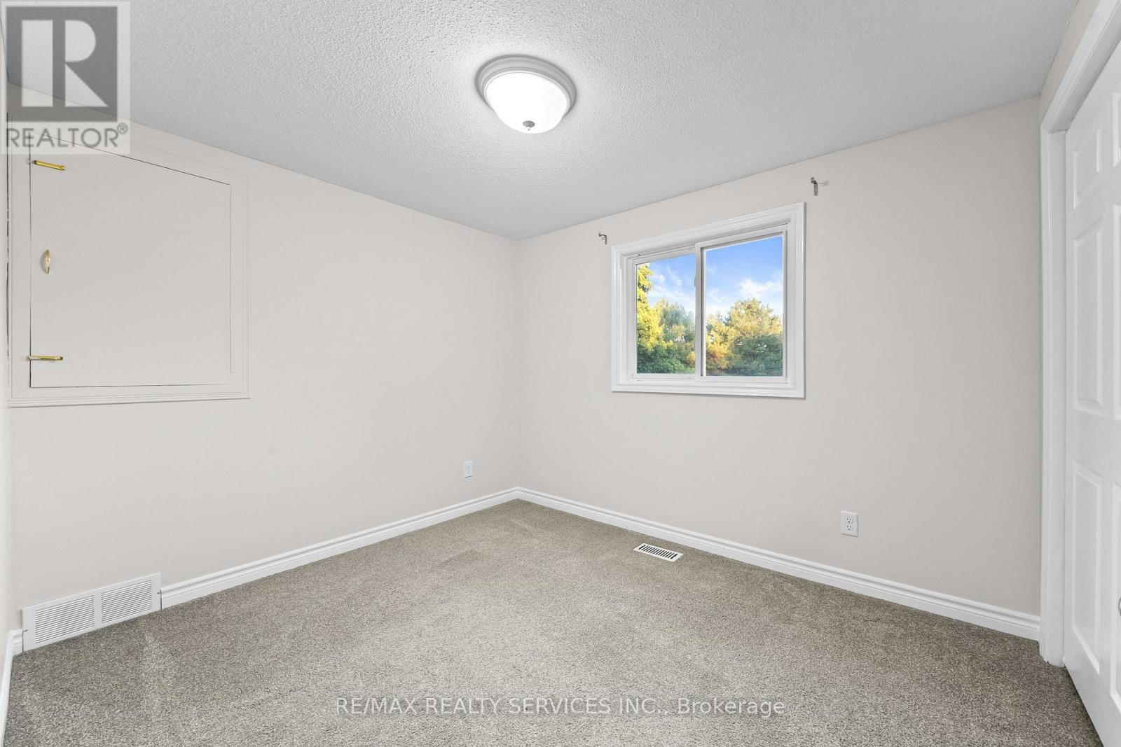 20 HIGHCROFT COURT - Image 28
