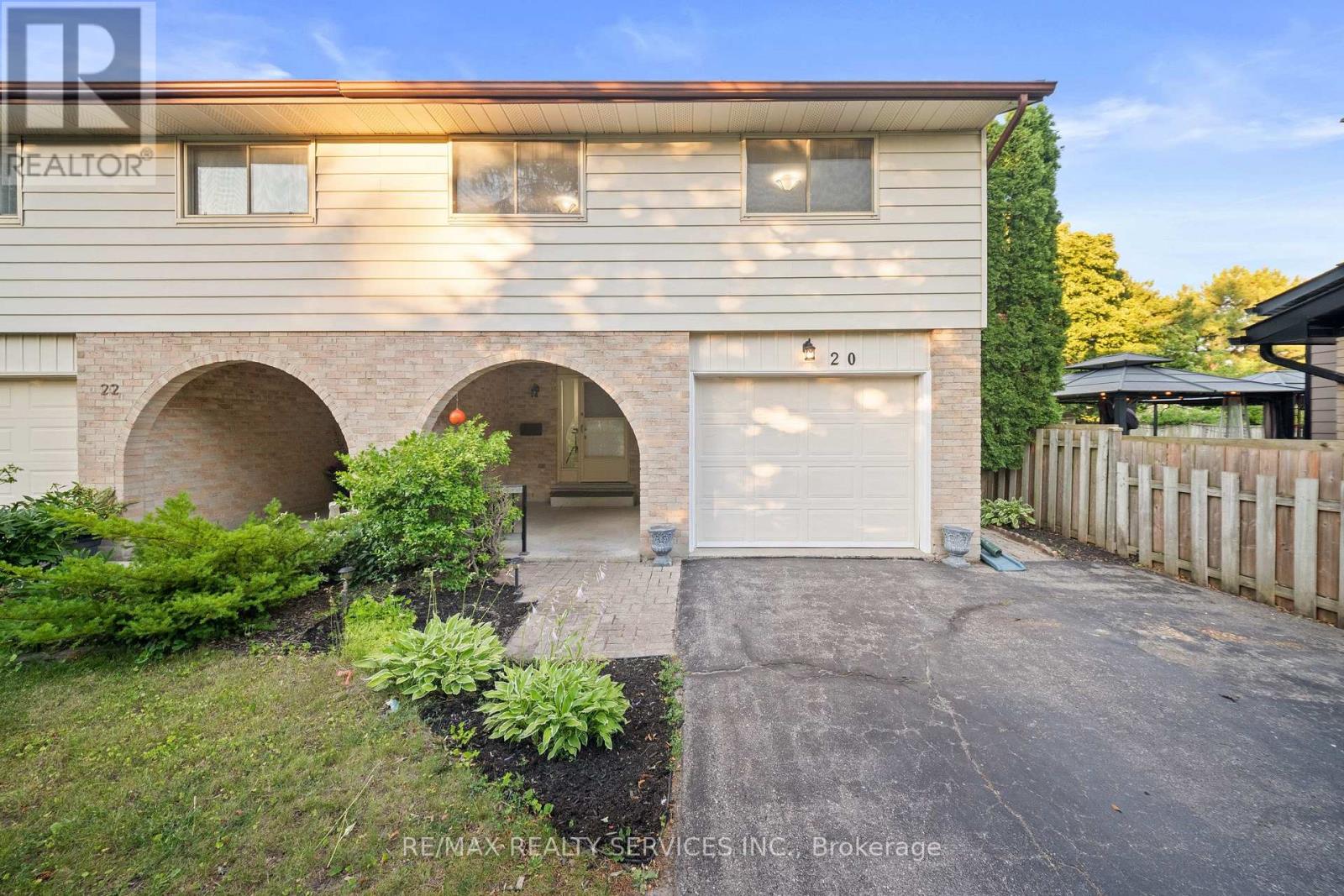 20 HIGHCROFT COURT — photo 3