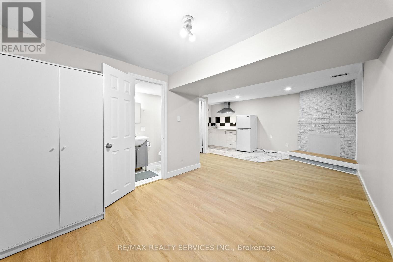 20 HIGHCROFT COURT - Image 36