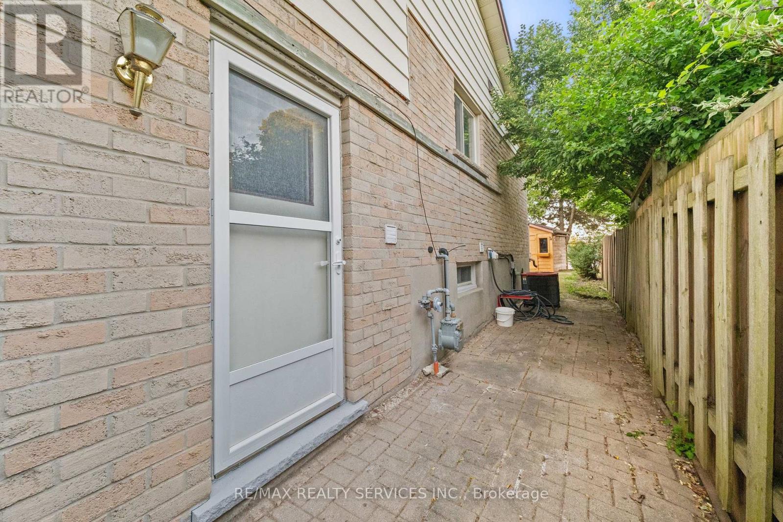 20 HIGHCROFT COURT - Image 41