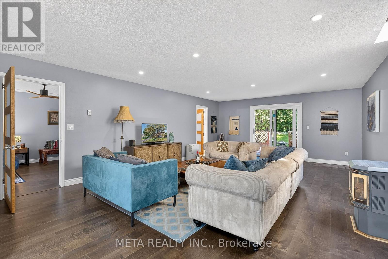 865 27TH STREET - 6