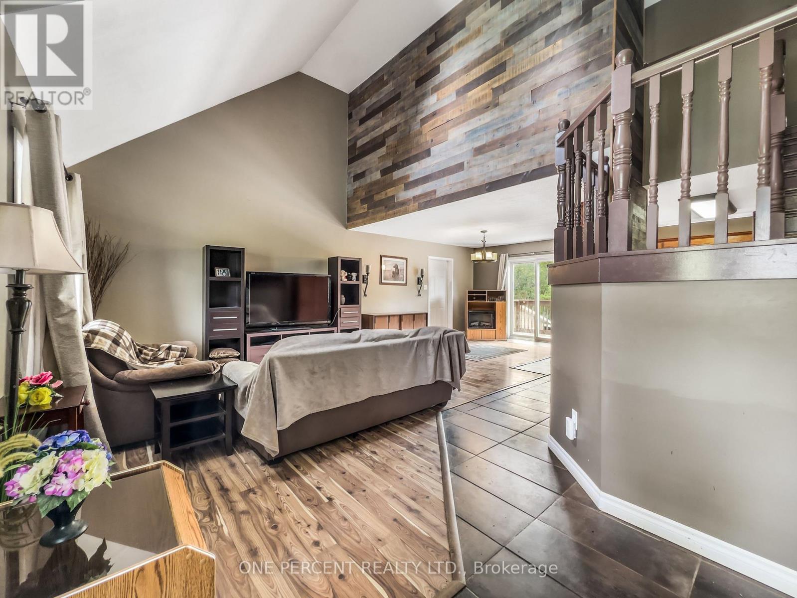 30 WOODRIDGE DRIVE - 12