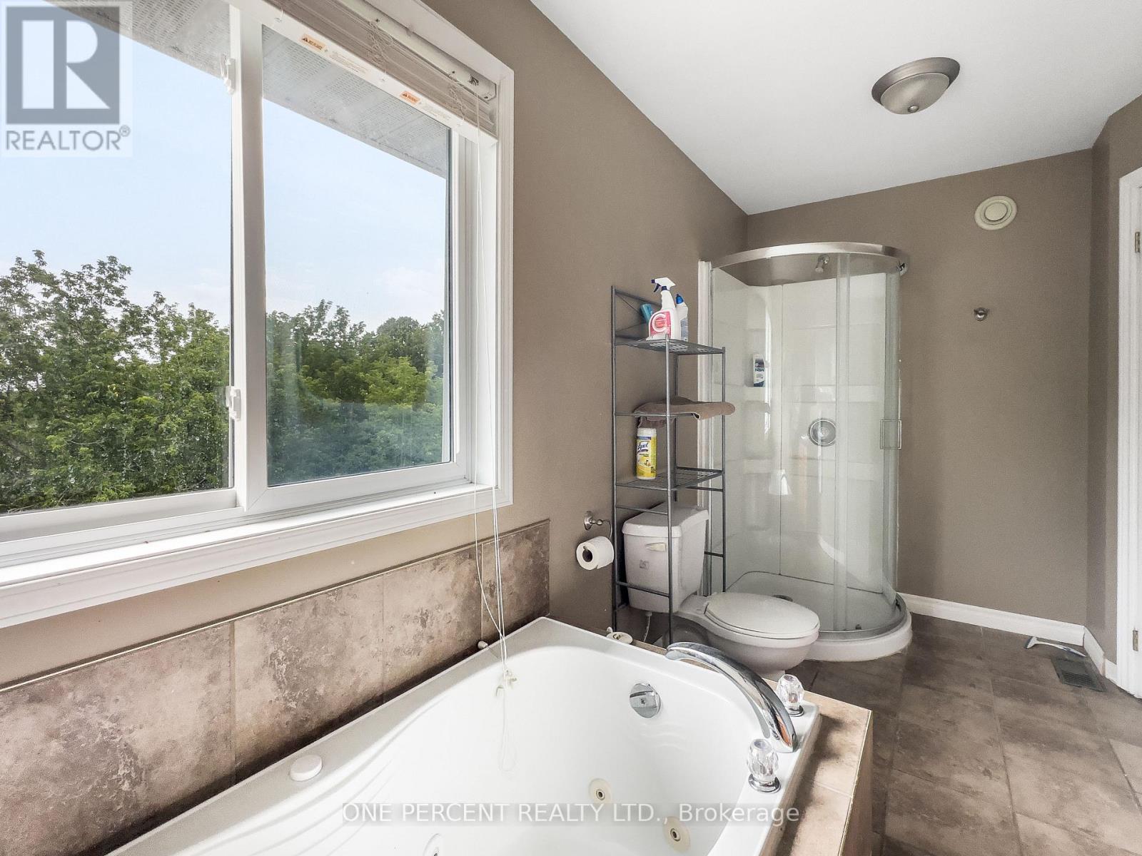 30 WOODRIDGE DRIVE - 24