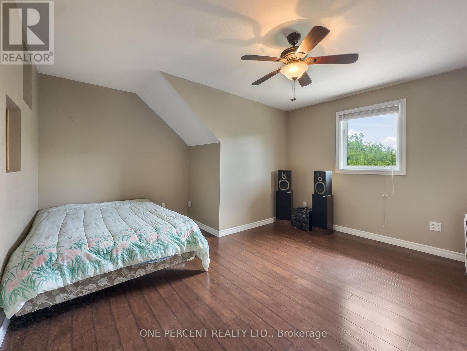 30 WOODRIDGE DRIVE - 25