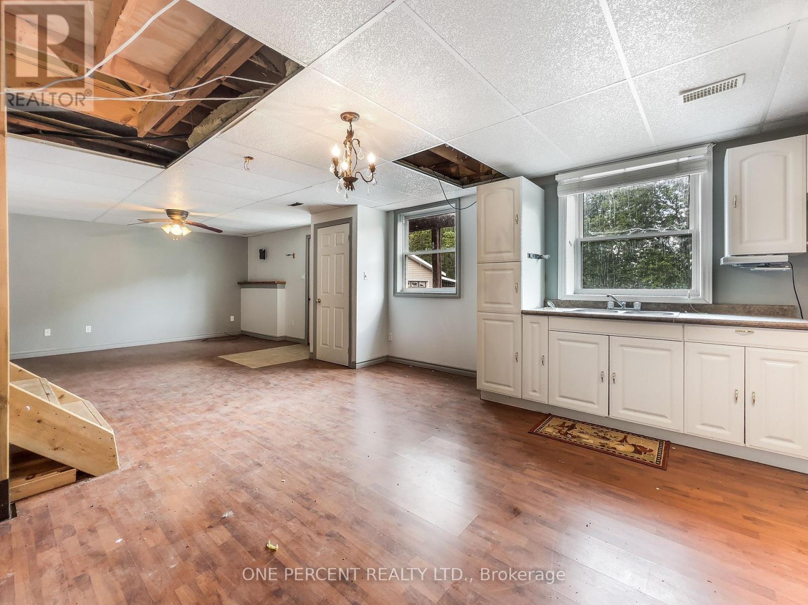 30 WOODRIDGE DRIVE - 28