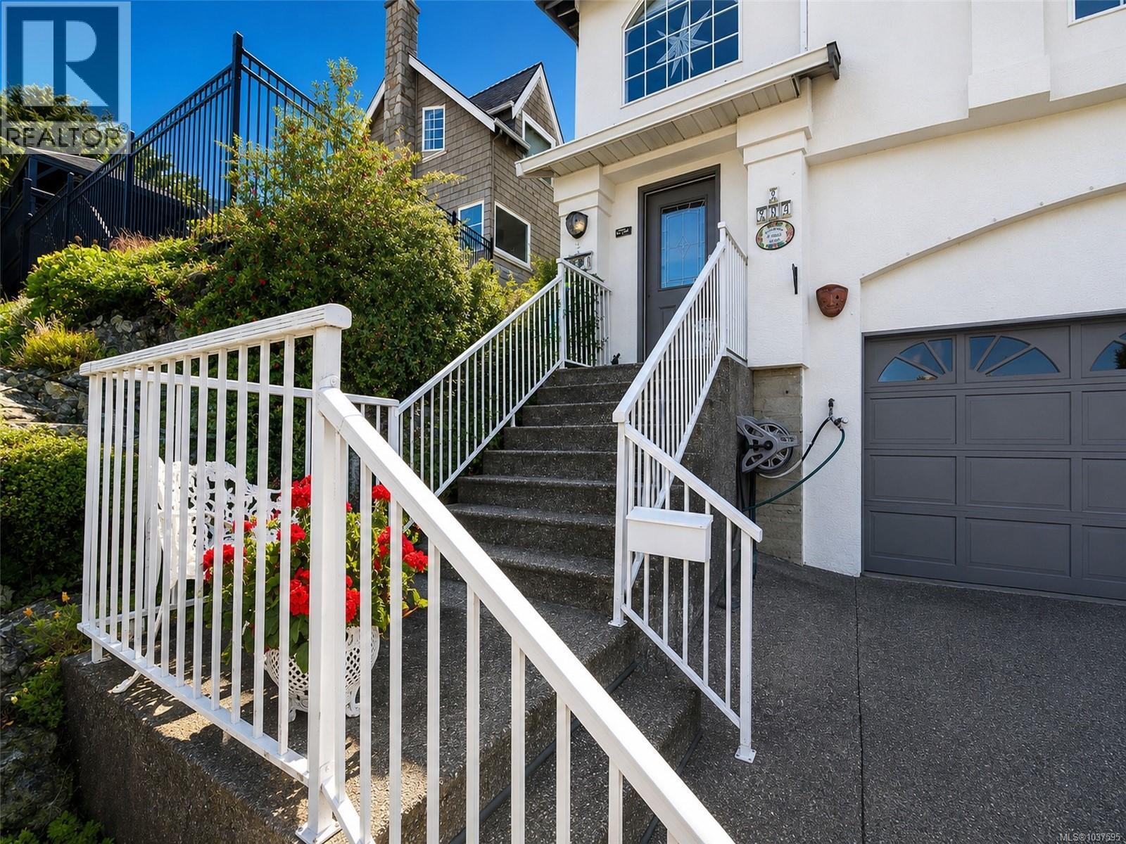 #2 709 Luscombe Pl - 26