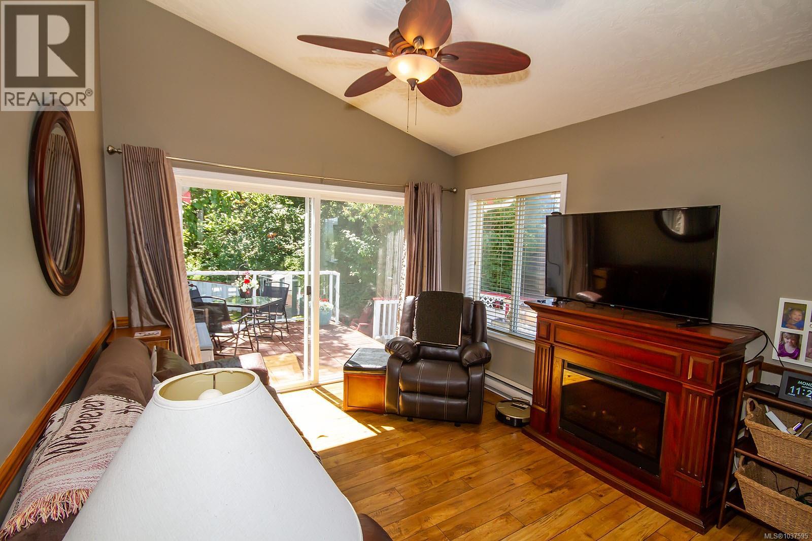 #2 709 Luscombe Pl - 16
