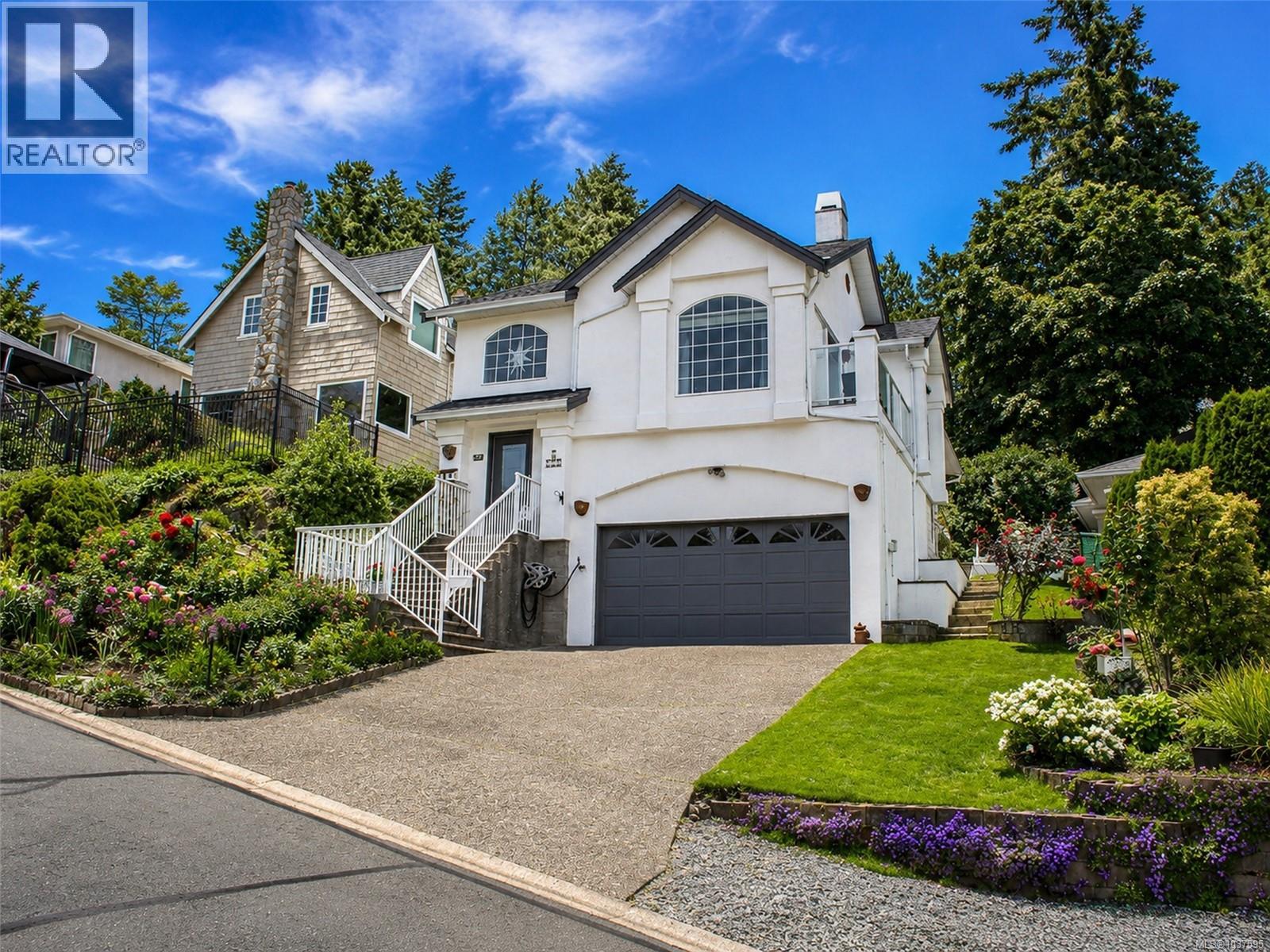 #2 709 Luscombe Pl - 37