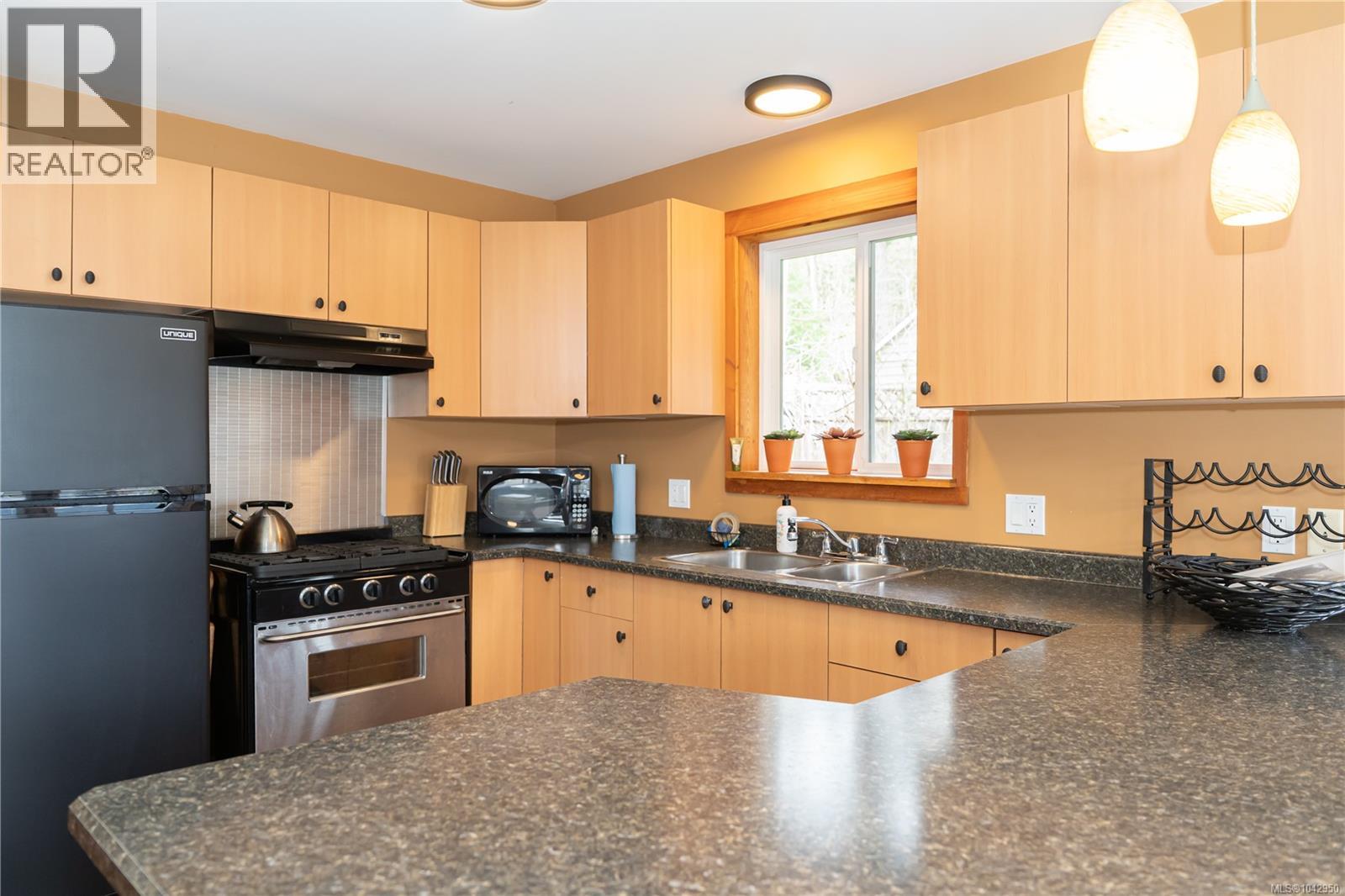 11464 Youbou Rd - 22