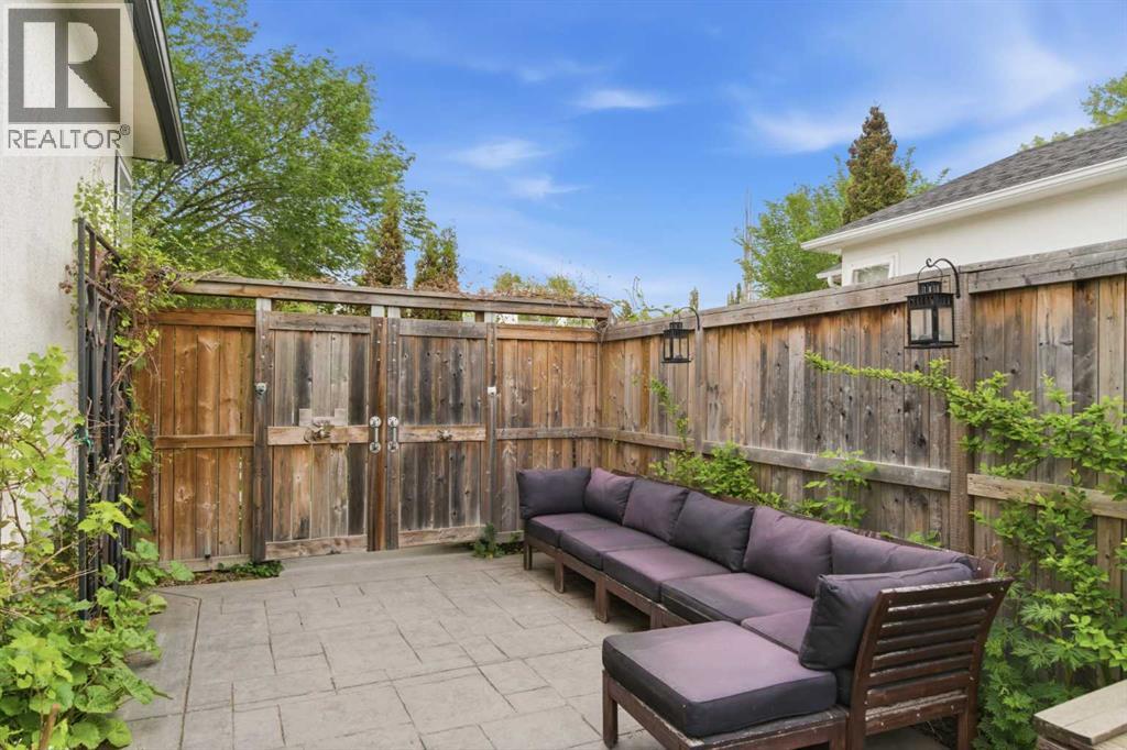 1945 Mountview Crescent NE - 21