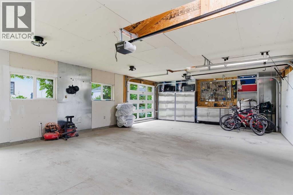 1945 Mountview Crescent NE - 4
