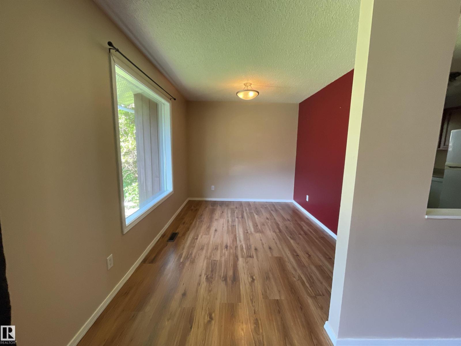 174 GREENWOOD DR - 11