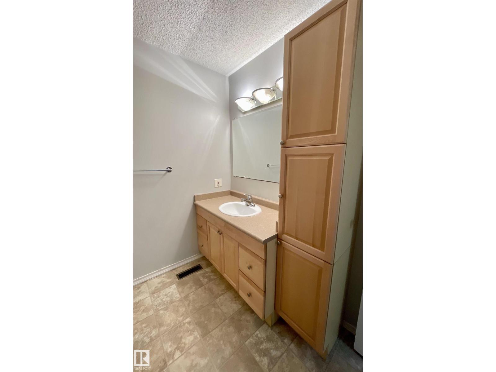 174 GREENWOOD DR - 16