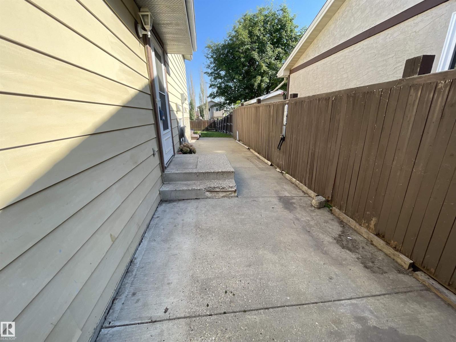174 GREENWOOD DR - 6