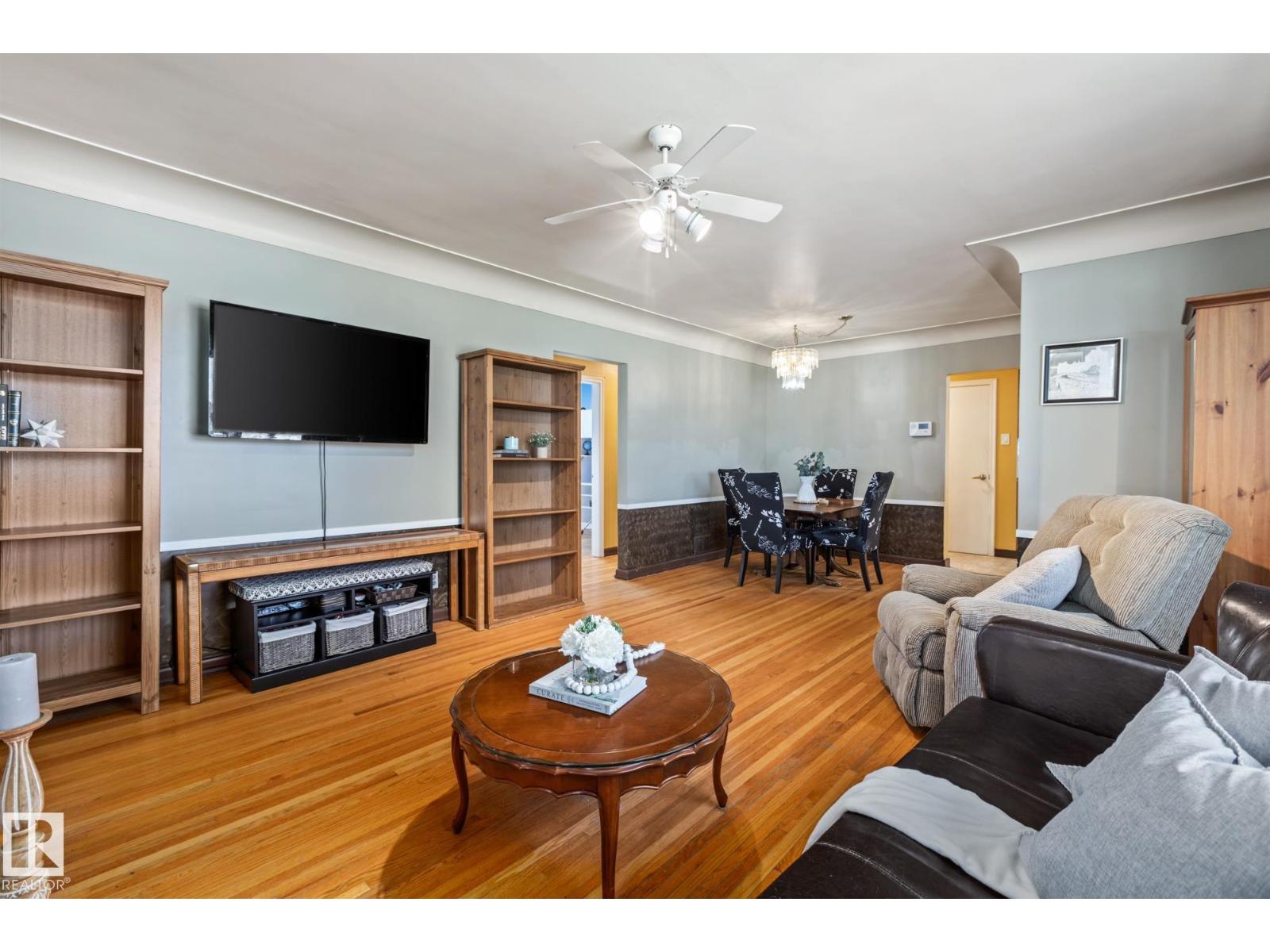 9513 81 ST NW - 9