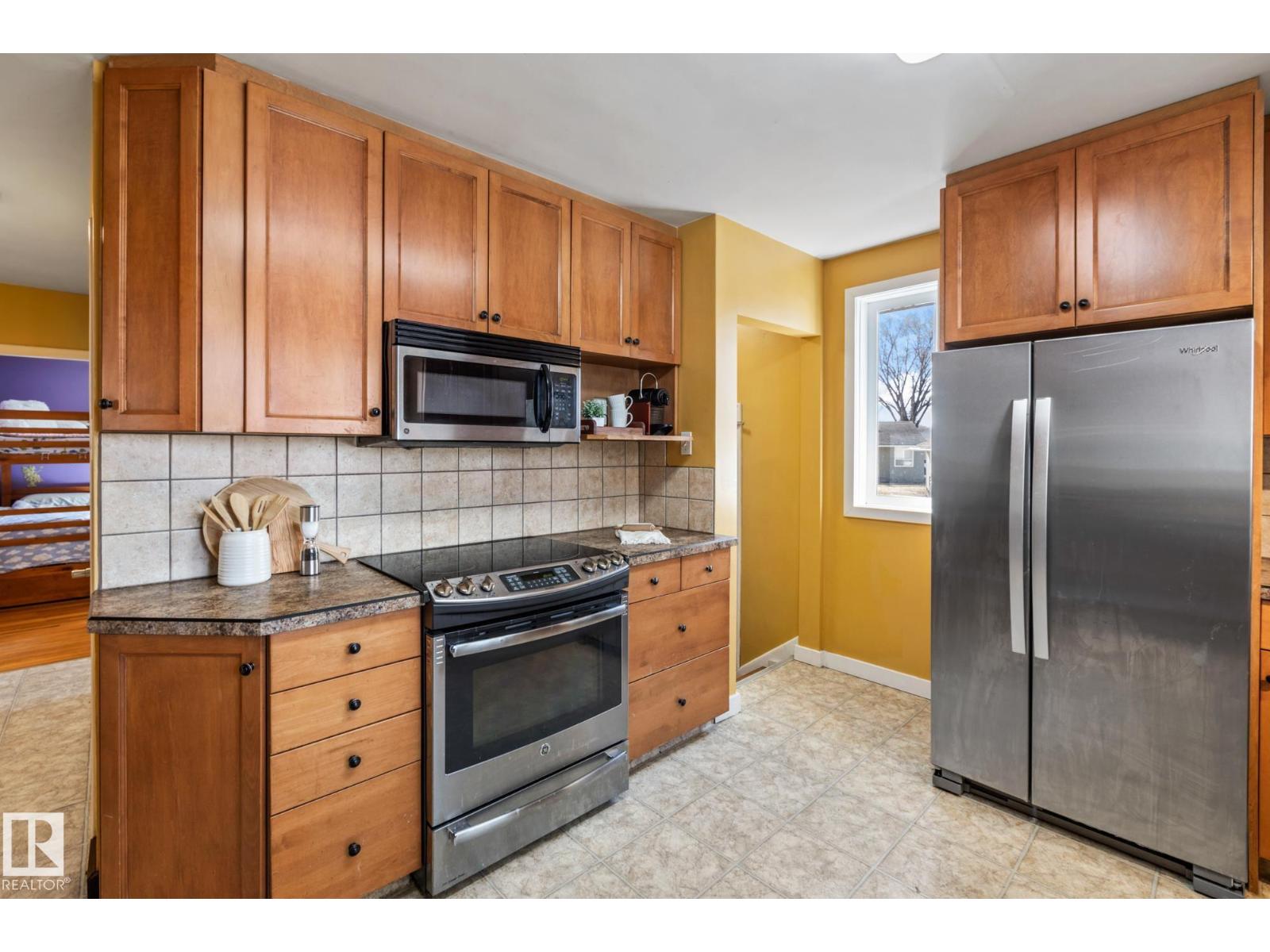 9513 81 ST NW - 15