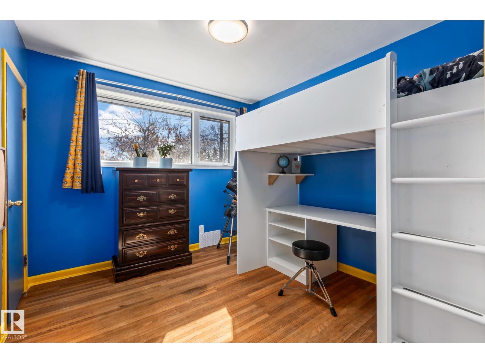 9513 81 ST NW - 24