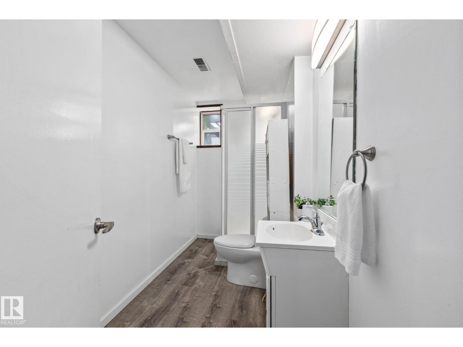 9513 81 ST NW - 32