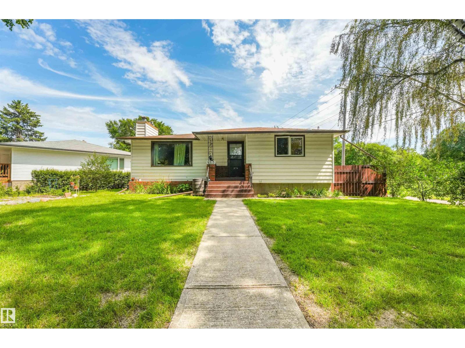 9513 81 ST NW - 35