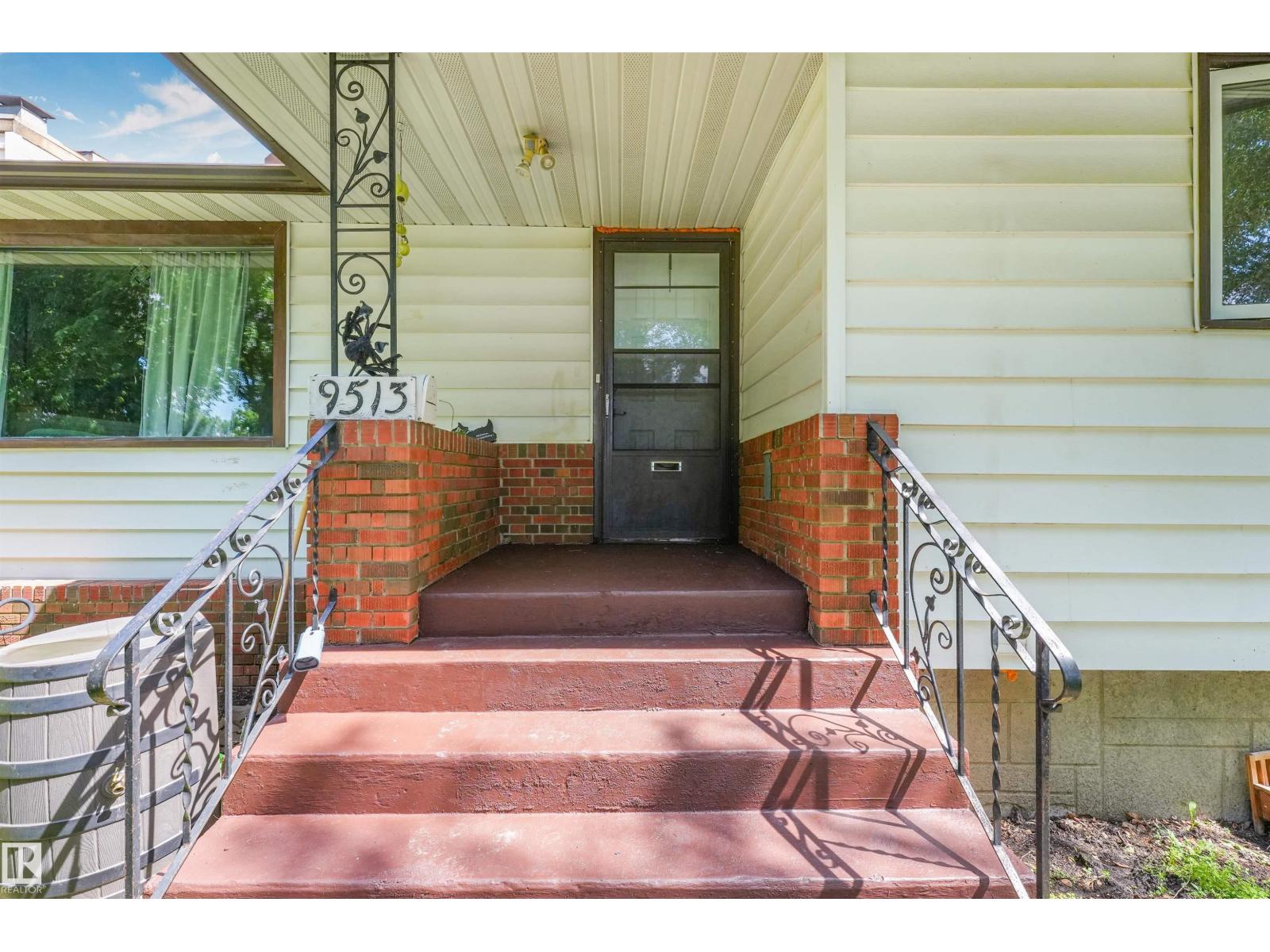9513 81 ST NW - 36