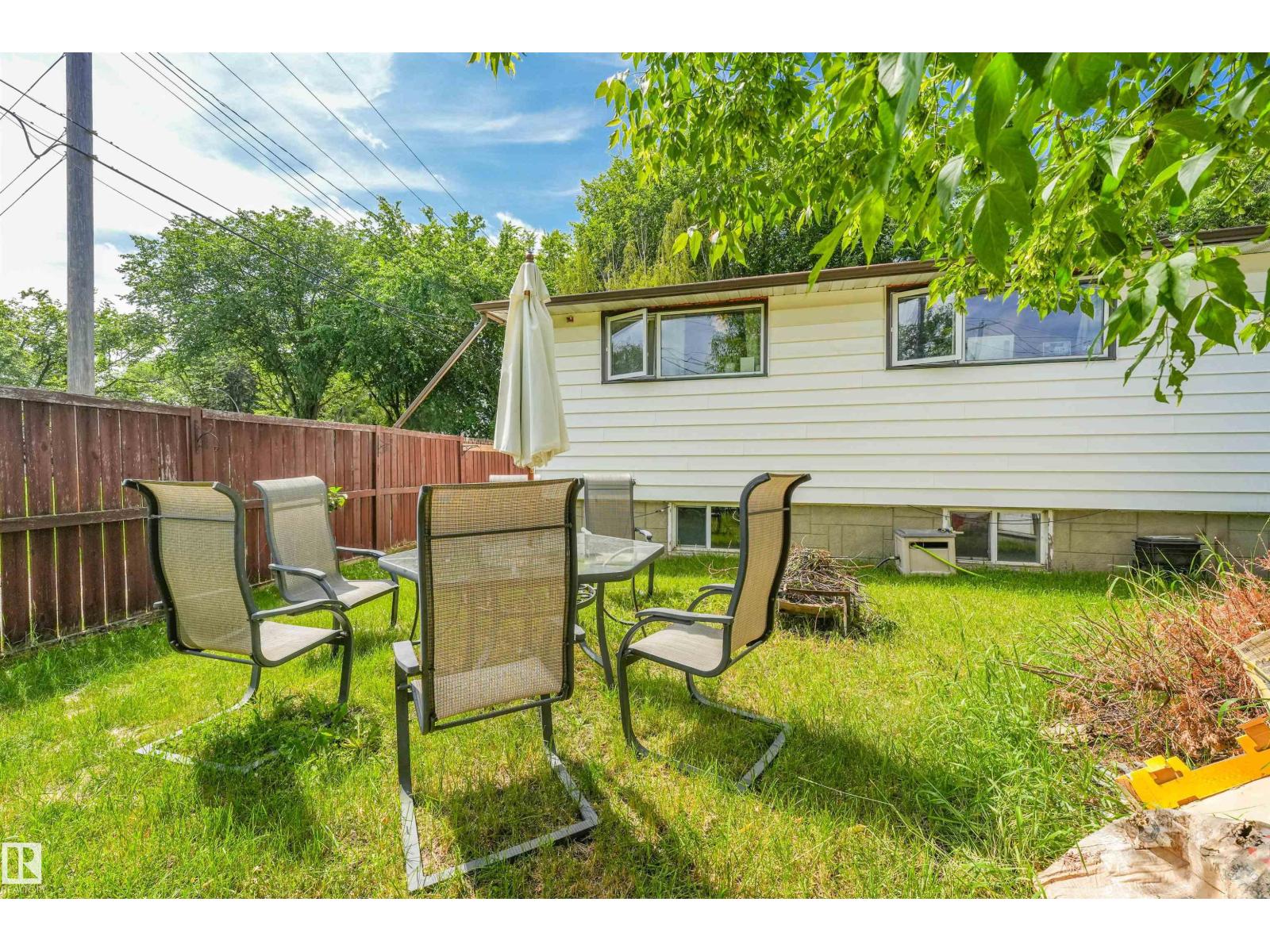 9513 81 ST NW - 42