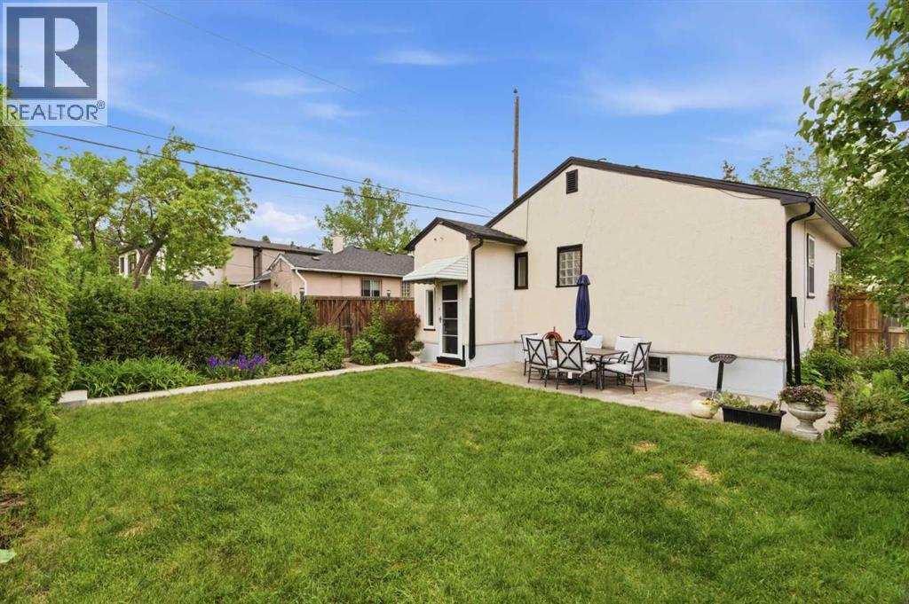1945 Mountview Crescent NE - 20