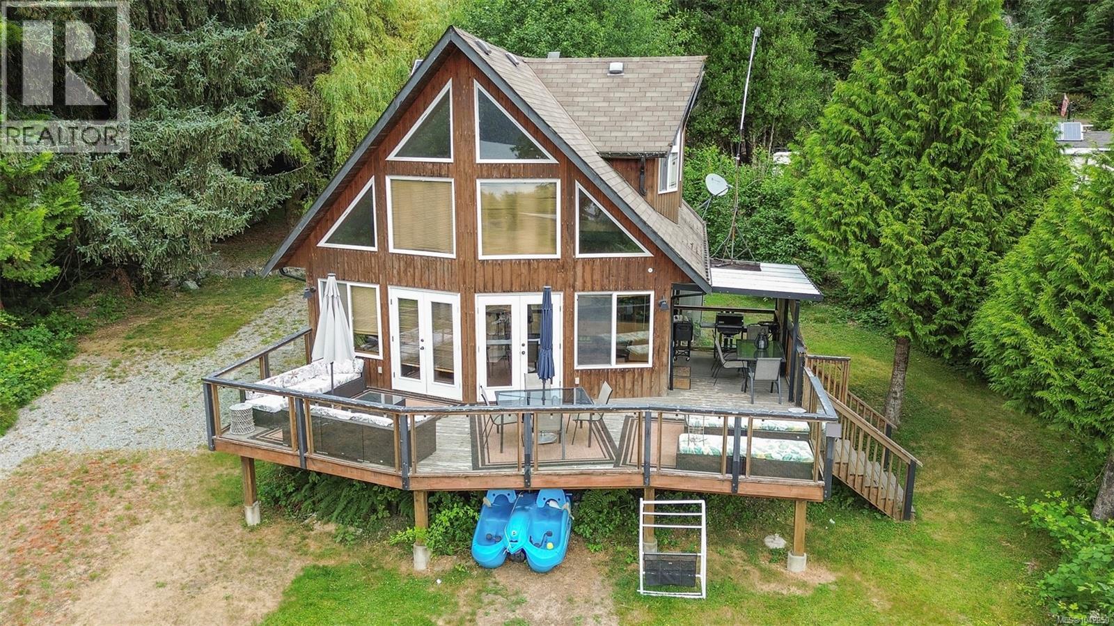  11464 Youbou Road, Youbou