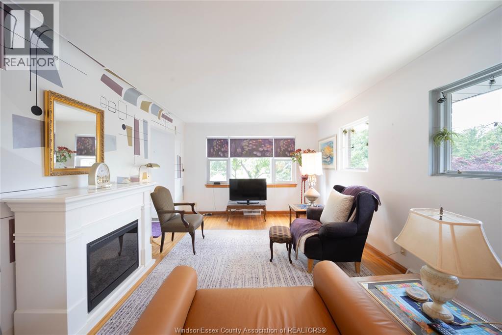 971 FAIRVIEW BOULEVARD - 12