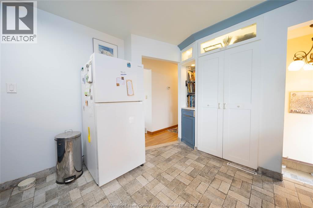 971 FAIRVIEW BOULEVARD - 16