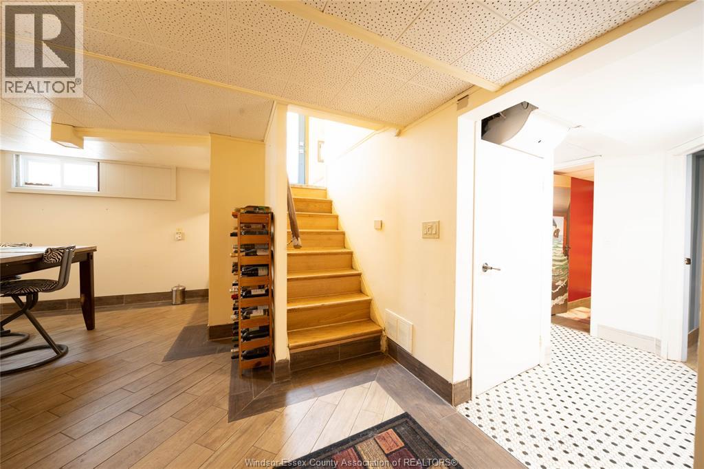 971 FAIRVIEW BOULEVARD - 23