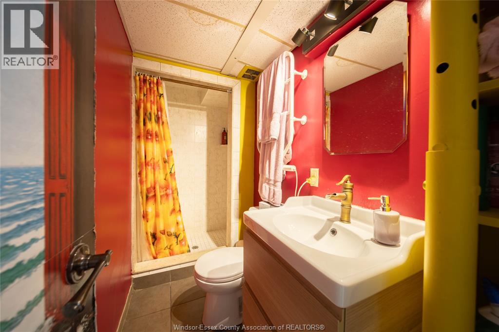 971 FAIRVIEW BOULEVARD - 29