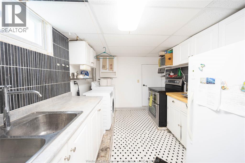 971 FAIRVIEW BOULEVARD - 31