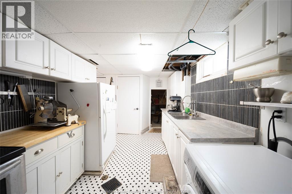 971 FAIRVIEW BOULEVARD - 32