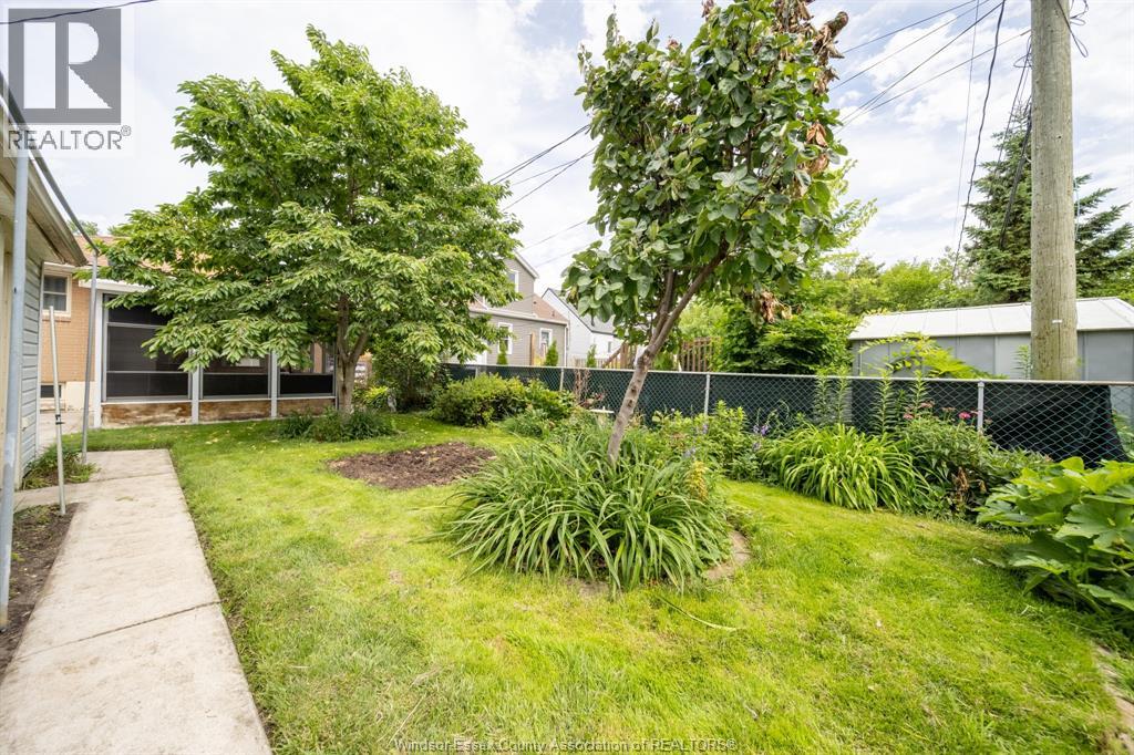 971 FAIRVIEW BOULEVARD - 38