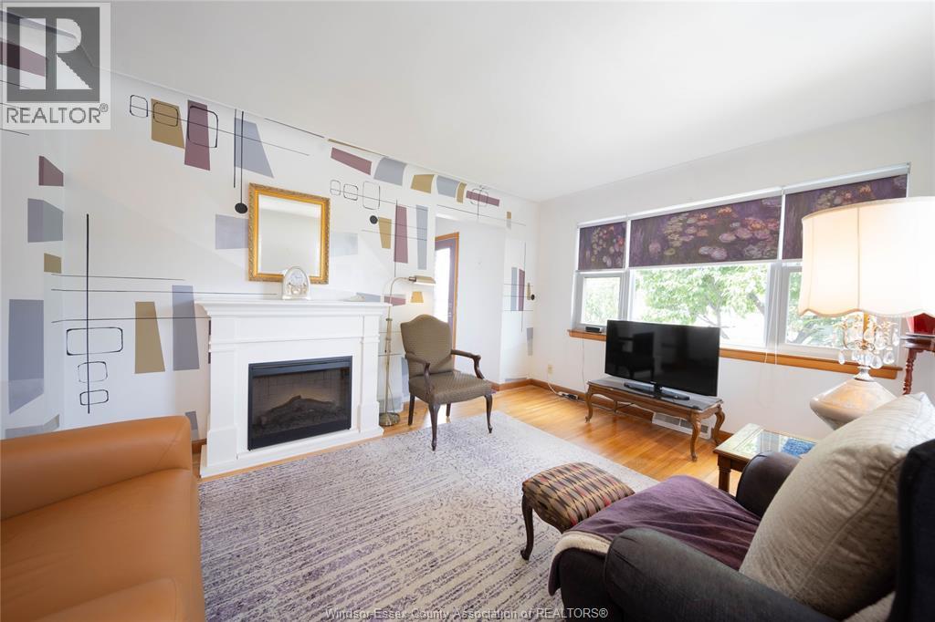 971 FAIRVIEW BOULEVARD - 8