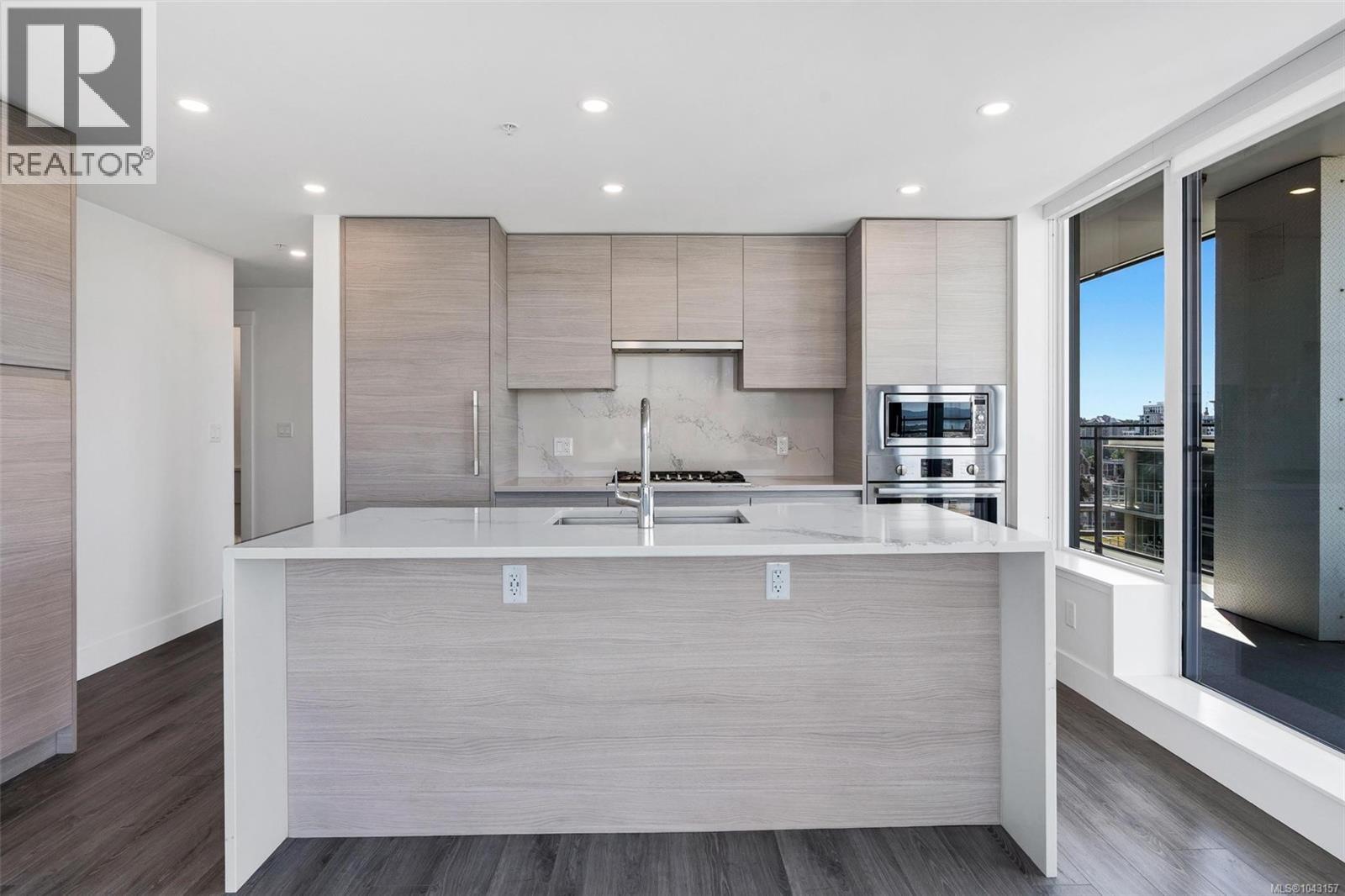 #1301 777 Herald St - 15