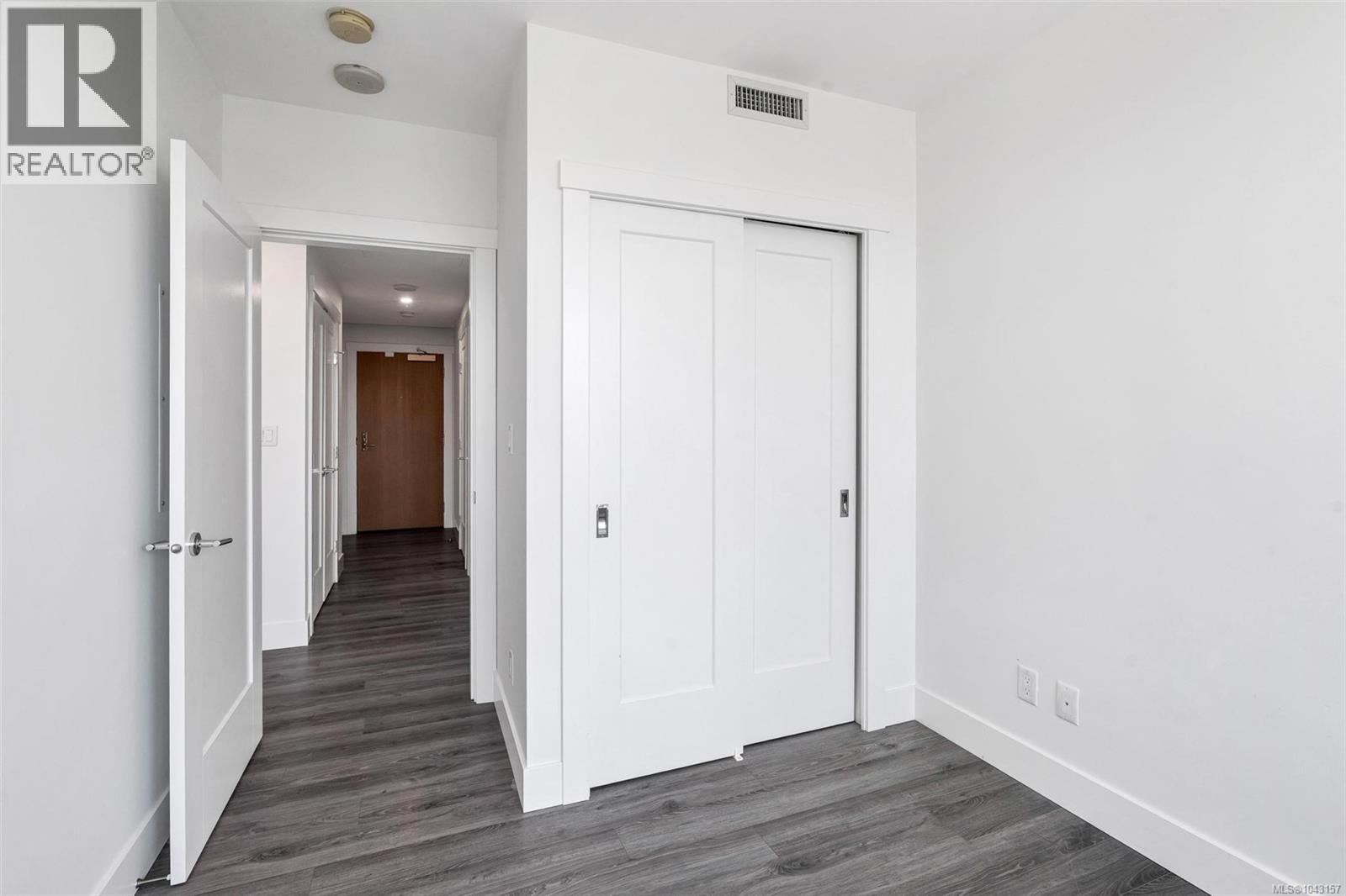#1301 777 Herald St - 31